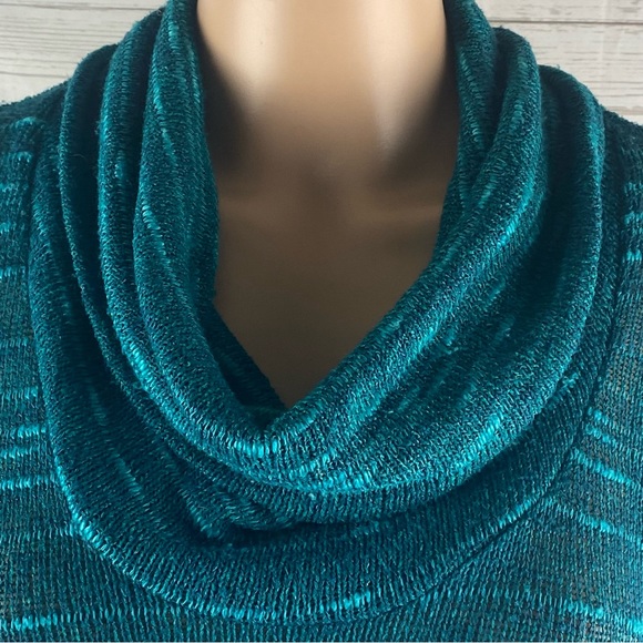 Splendid Sweater - Picture 2 of 12